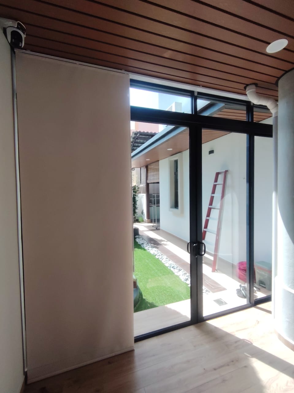SLIDING PANEL BLIND